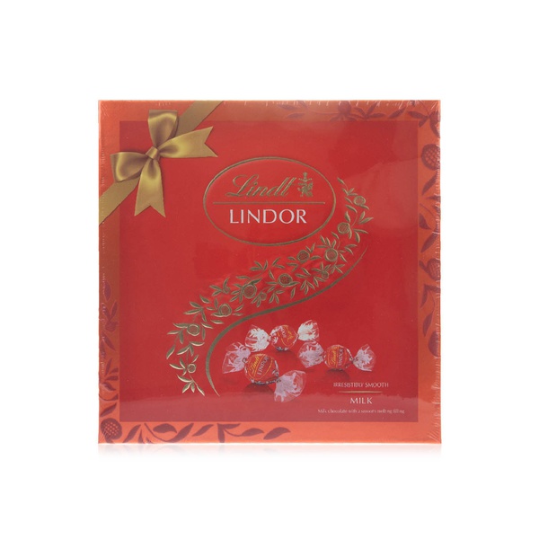 اشتري Lindt Lindor assorted milk chocolate gift box 225g في الامارات