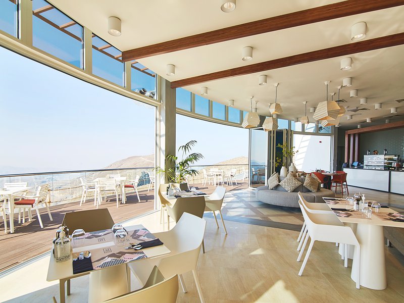 طعام لذيذ ومناظر جميلة