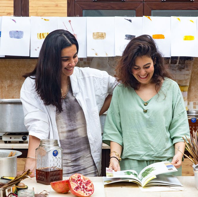 Mehru Khan and Nahla during their research residency at Irthi Crafts Council