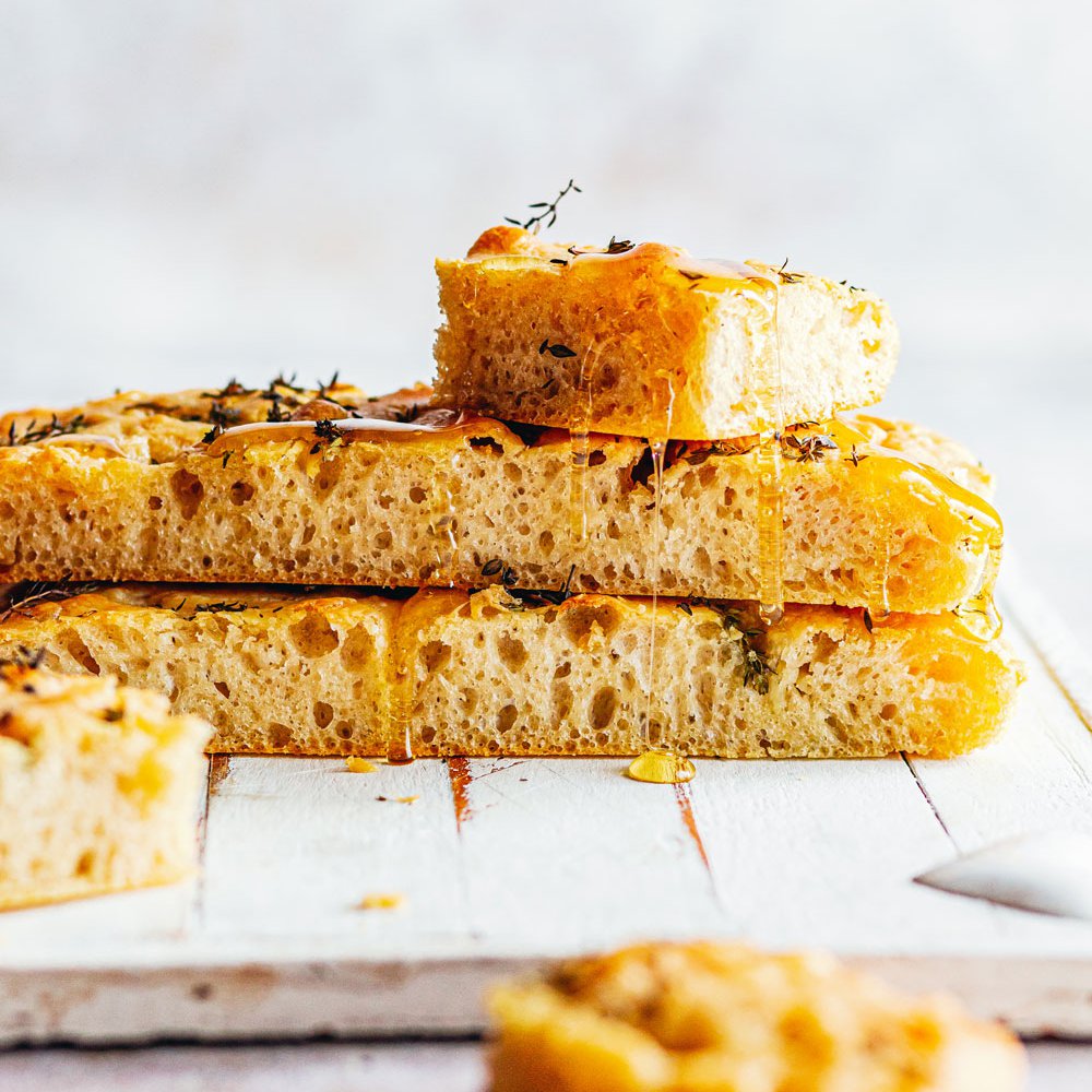 فوكاتشيا العسل والزعتر