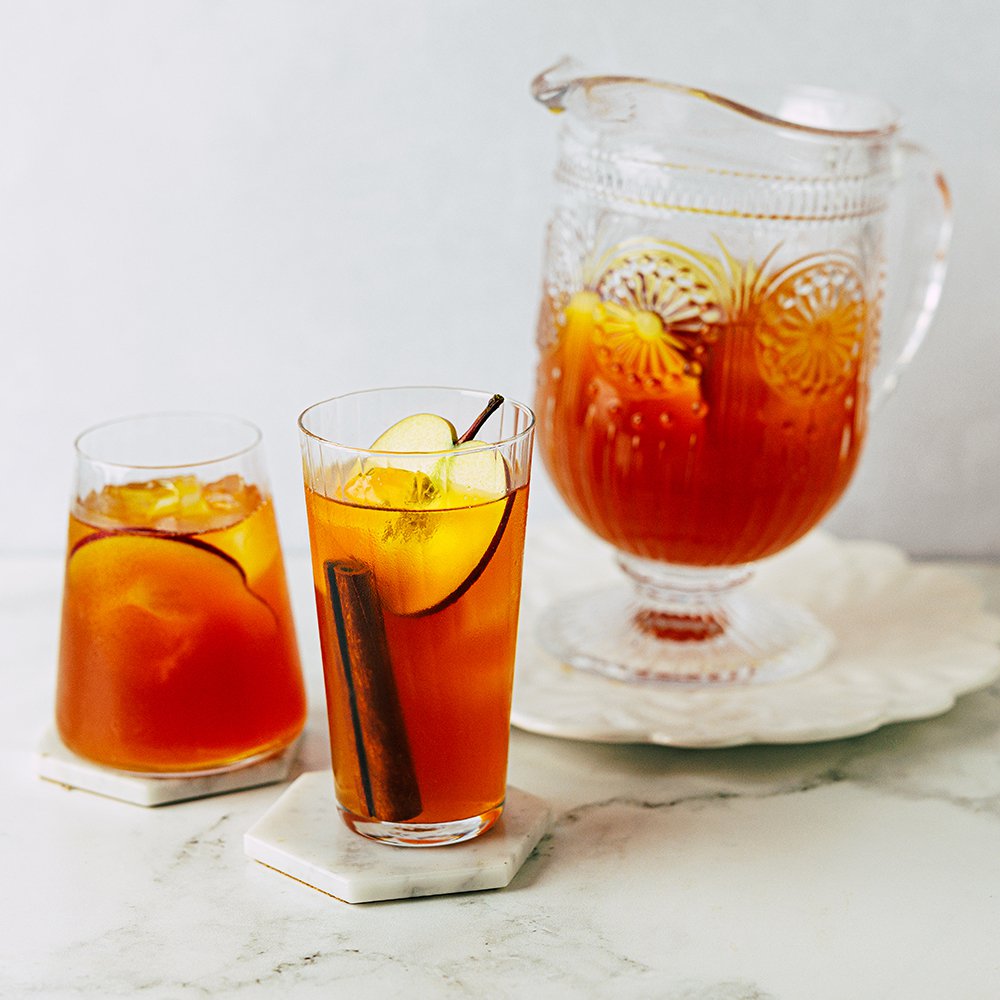 شاي مثلّج بقشر التفاح