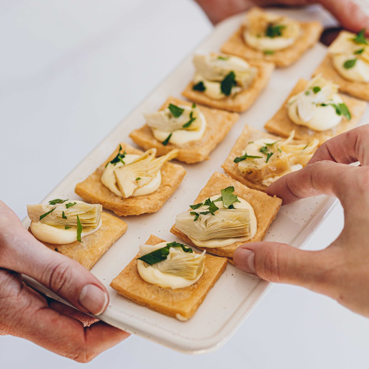 بانيل مع الماينويز بالليمون والخرشوف