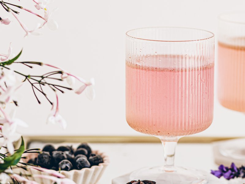 استمتع بمشروبك النباتي