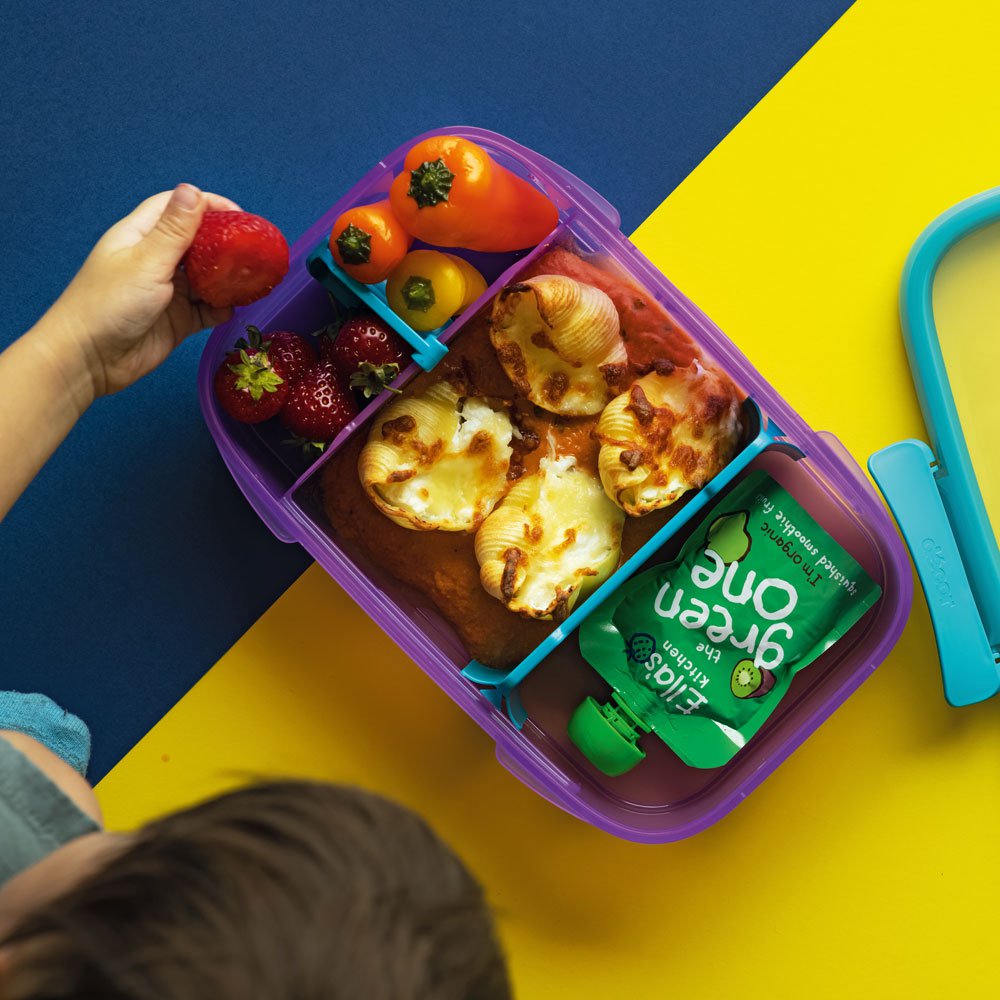 Stuffed sea shell pasta