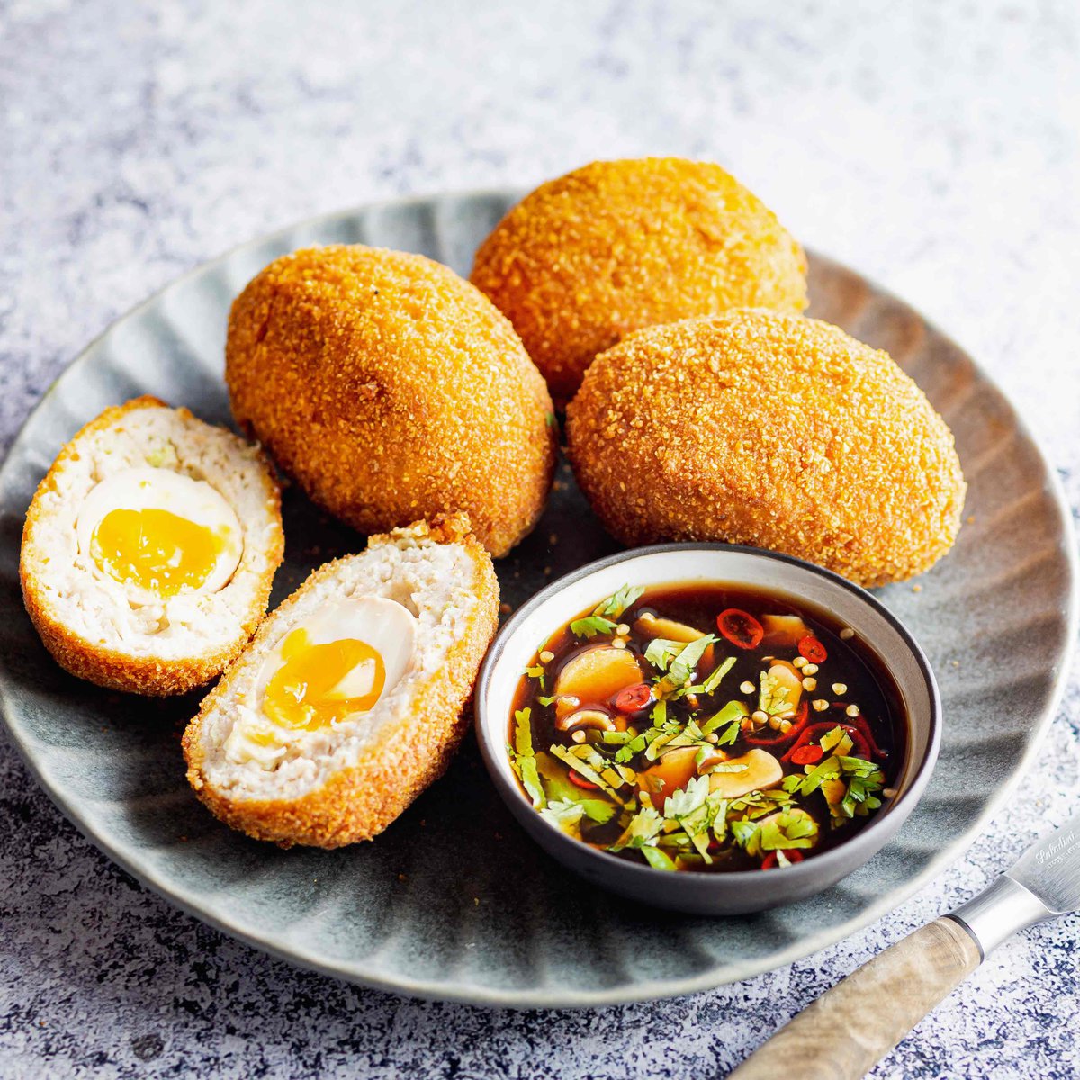 بيض اسكتلندي "سكوتش"  بالدجاج