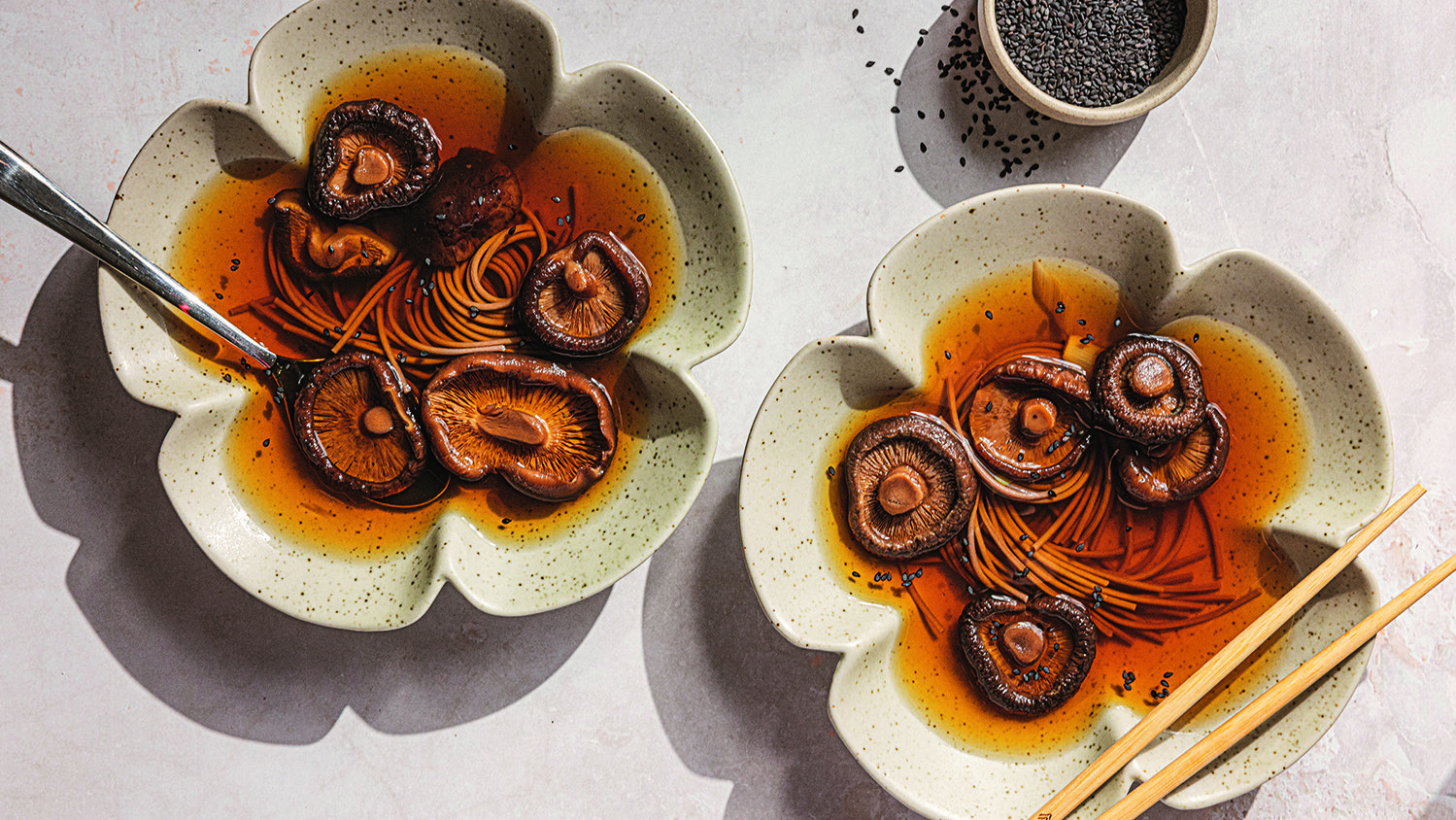 Chilled shiitake mushroom soba