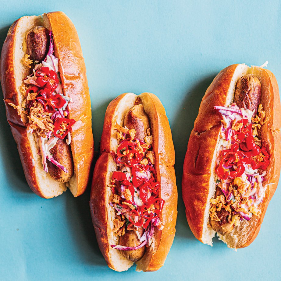 نقانق فلفل الهابانيرو الحار مع صلصة الرانش