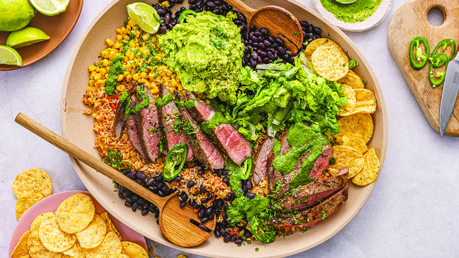 وعاء بوريتو الستيك وصلصة التشيميشوري