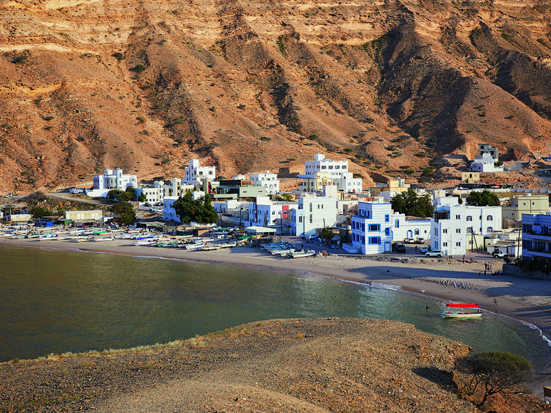 Qantab coastal village in Oman | Samaki wa kupaka | Woven Omani dining mats