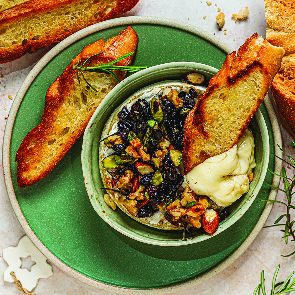 Date and nut-baked Saint-Marcellin