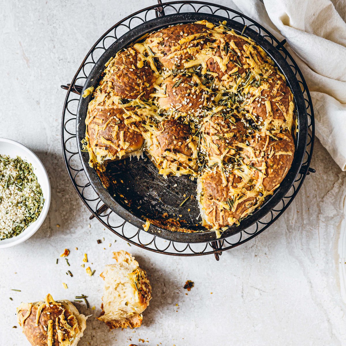 Cheesy herb dinner rolls