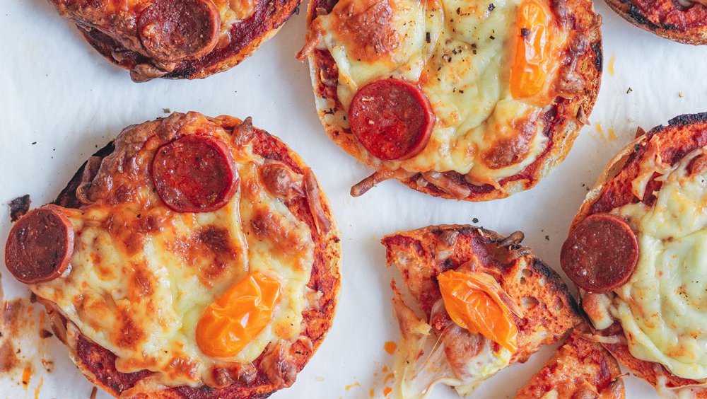 English muffin breakfast pizzas