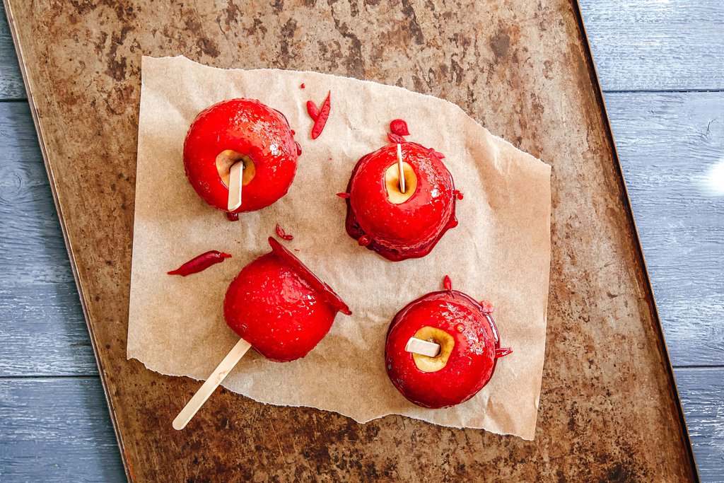Red toffee apples recipe - Spinneys UAE