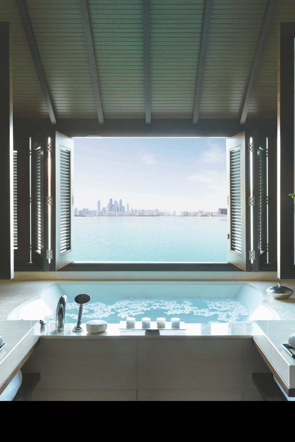 Dubai’s very own luxury beachfront retreat