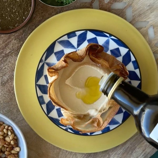 Air-fried Arabic bread bowl with hummus