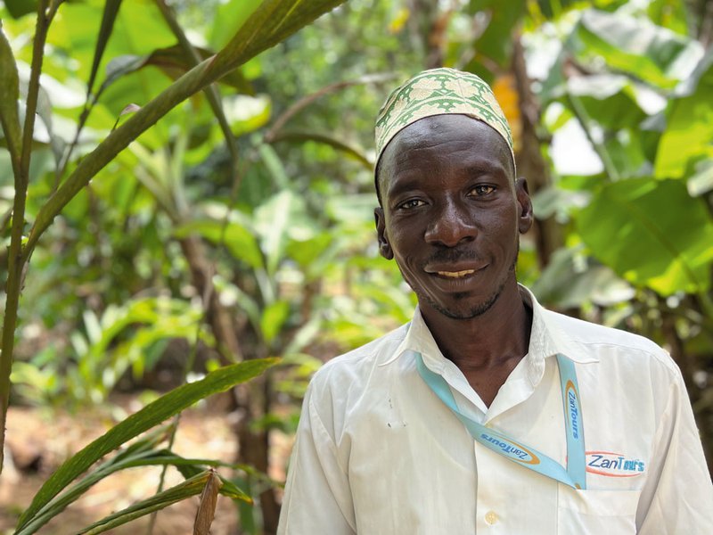 Yussuf Said | Nutmeg with its mace casing | Vanilla