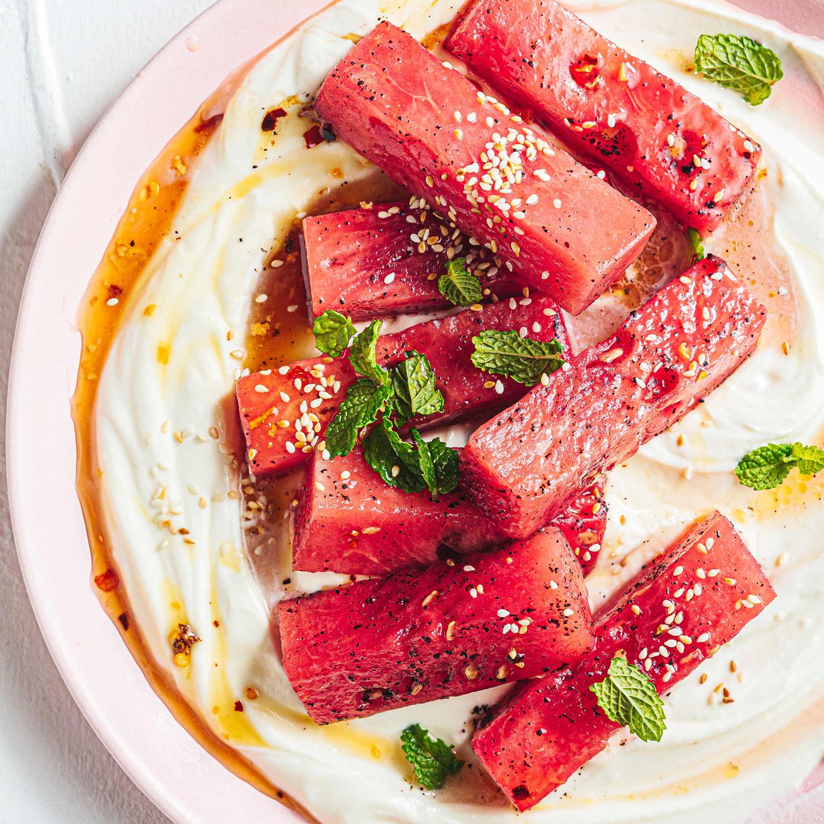 بطيخ متبل مع جبنة الفيتا والأعشاب