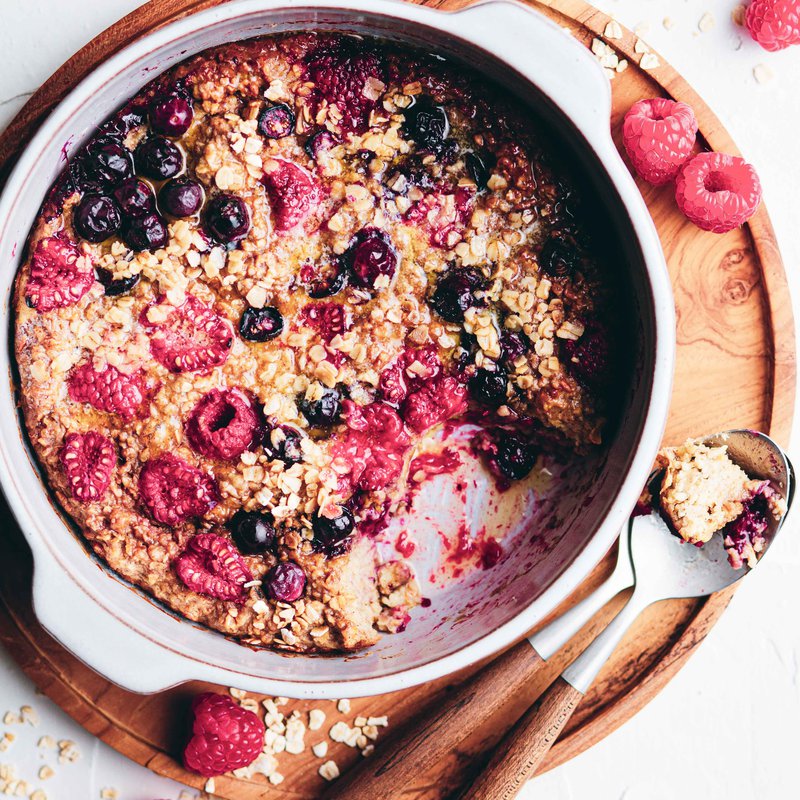 Mixed berry baked oats