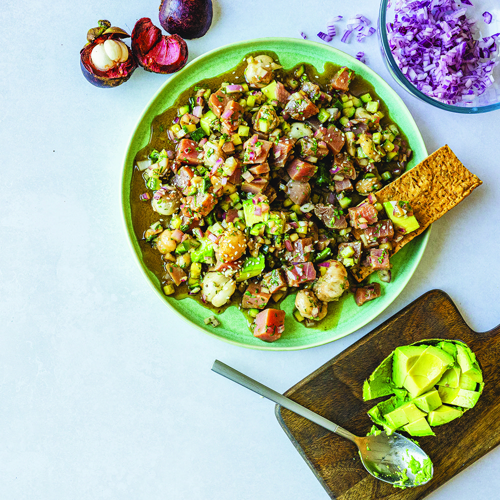 تارتار التونا والمانغوستين