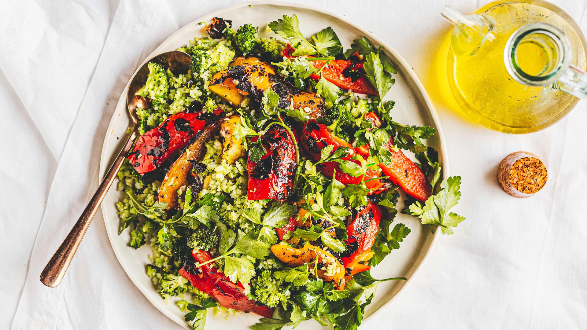 تبولة مع فلفل مشوى مشكل و بروكلى