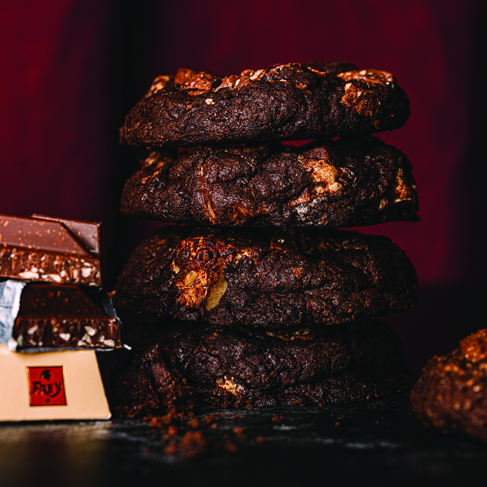 Nougat-stuffed milk mahony chocolate chip cookies