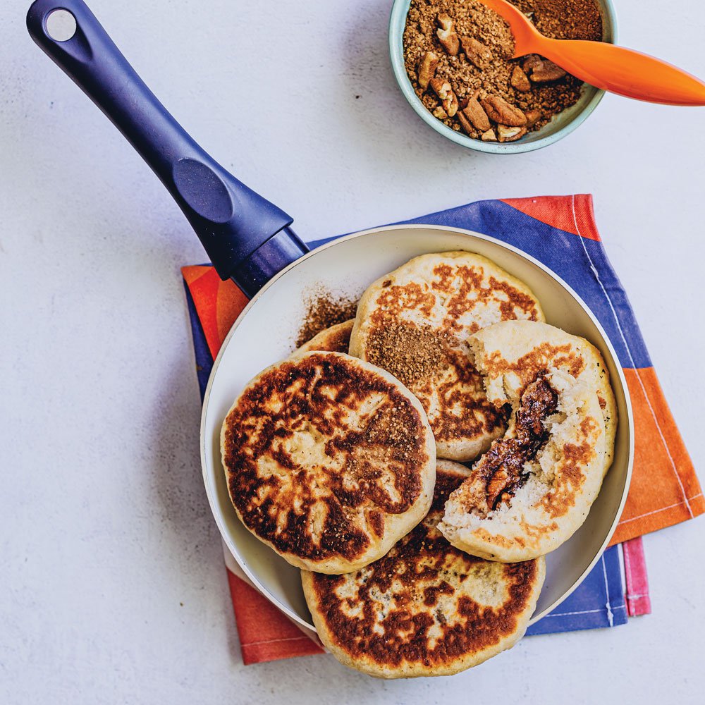 فطائر الهوتوك الكوري مع حشوة جوز البقان والقرفة