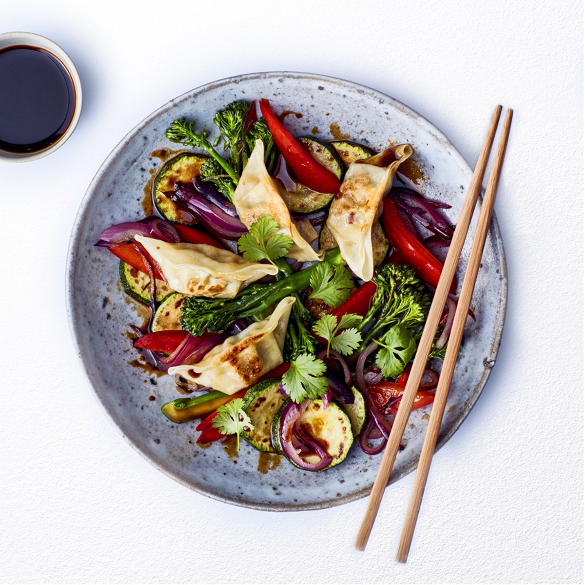 طبق الجيوزا مع الخضار المقلي سريع التحضير