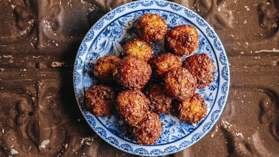 Quick-fry carrot, halloumi and dill balls