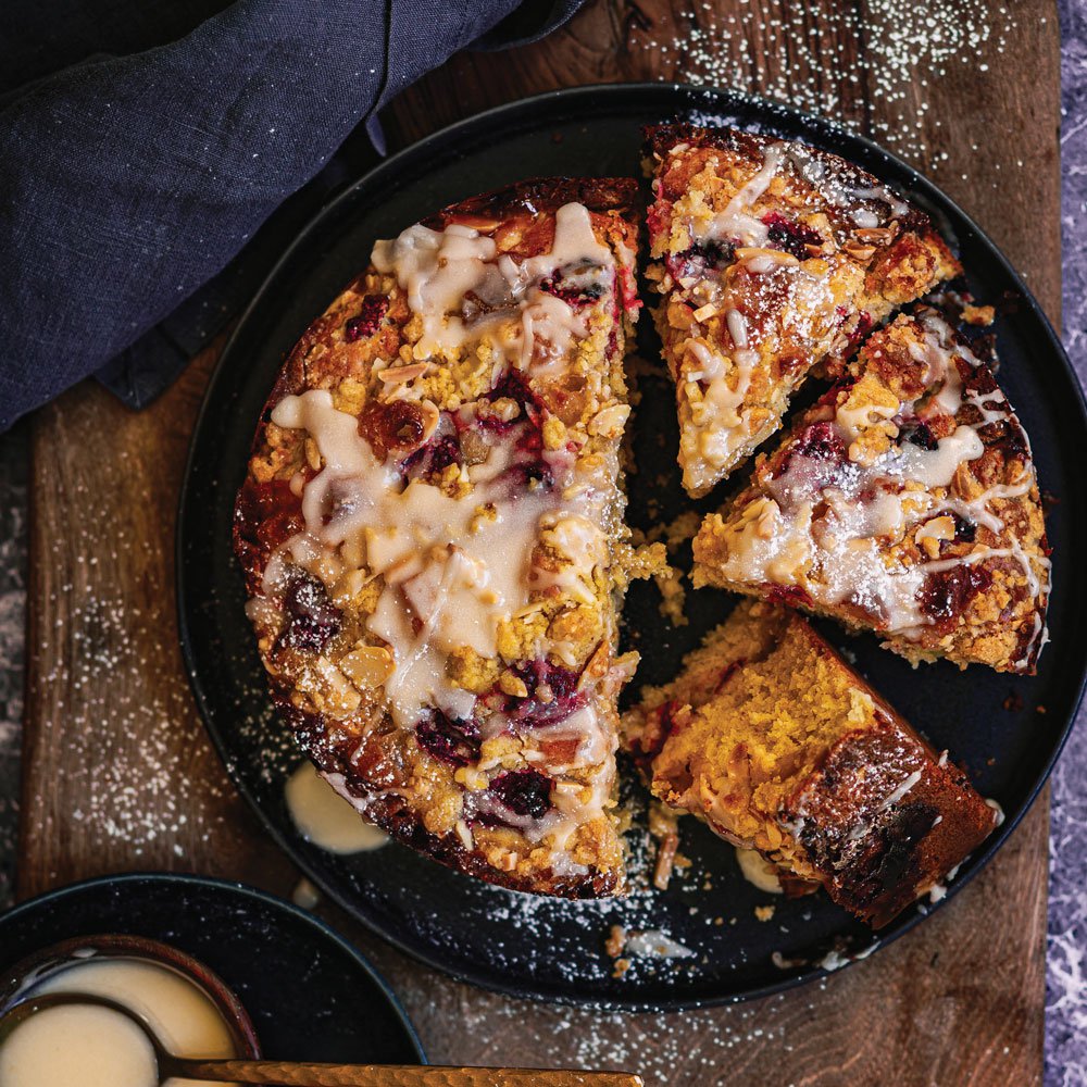 كيك الفواكه بالتوت البري