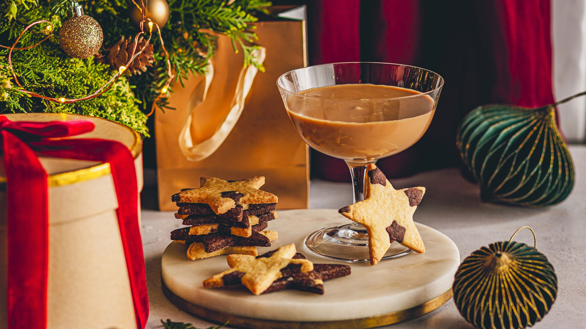 Salted caramel milk with vanilla cocoa shortbread stars