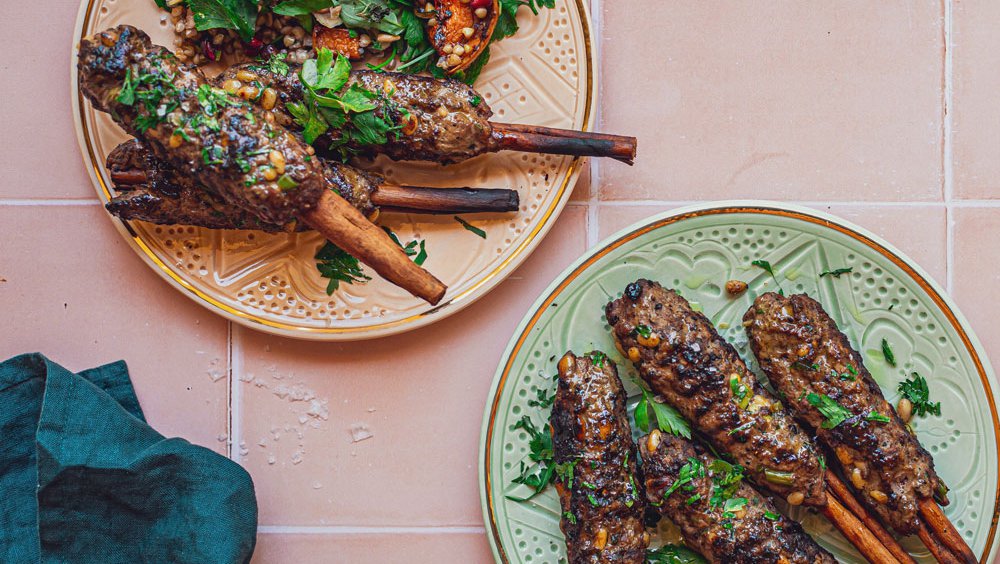 Smoking cinnamon lamb kebabs