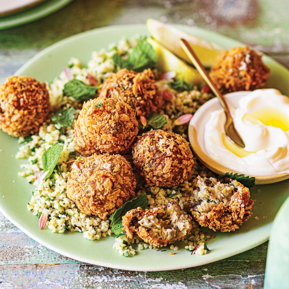 فلافل بالفطر مع تبولة بالأعشاب