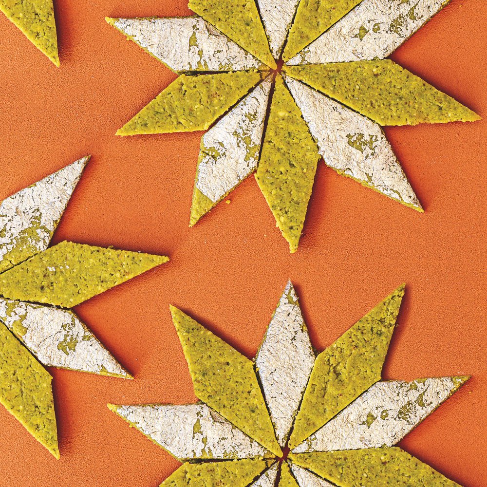 كاجو كاتلي بالفستق الحلبي