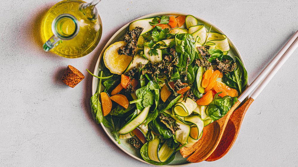 Courgette, spinach and apricot salad