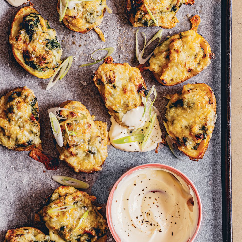 بطاطا مخبوزة ومحشوة بالجبنة على طريقة طبق كولكانون