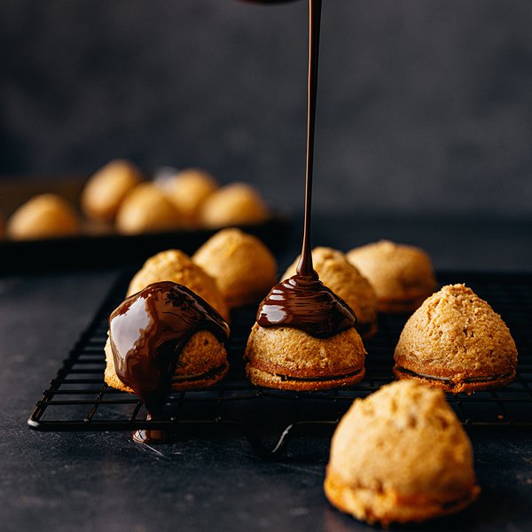 Honey cake truffles