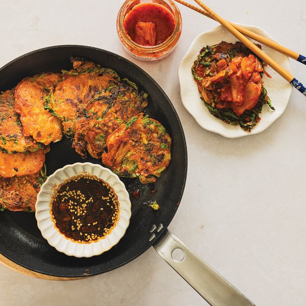 Kimchi-jeon with dipping sauce