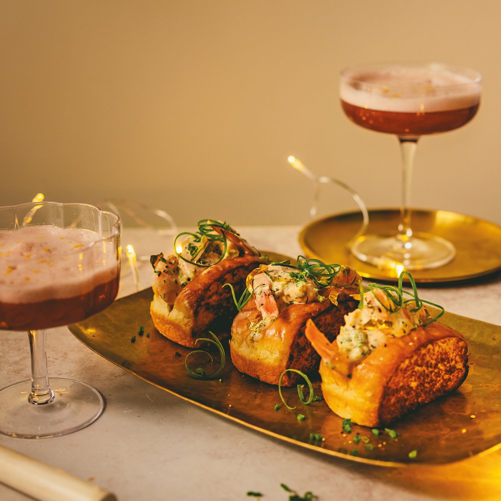 Mini prawn rolls with apricot sour