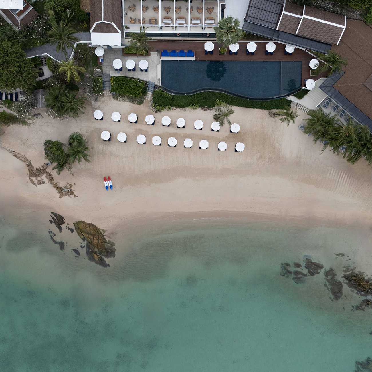 Anantara Lawana’s private portion of Chaweng beach