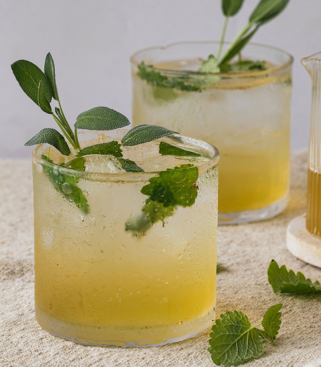 Burnt honey, sage and lemon balm fizz