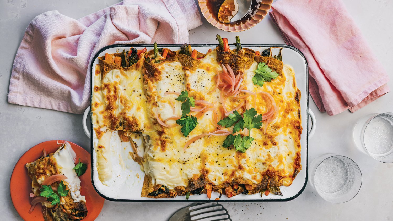 Cheesy stir-fry wrap bake