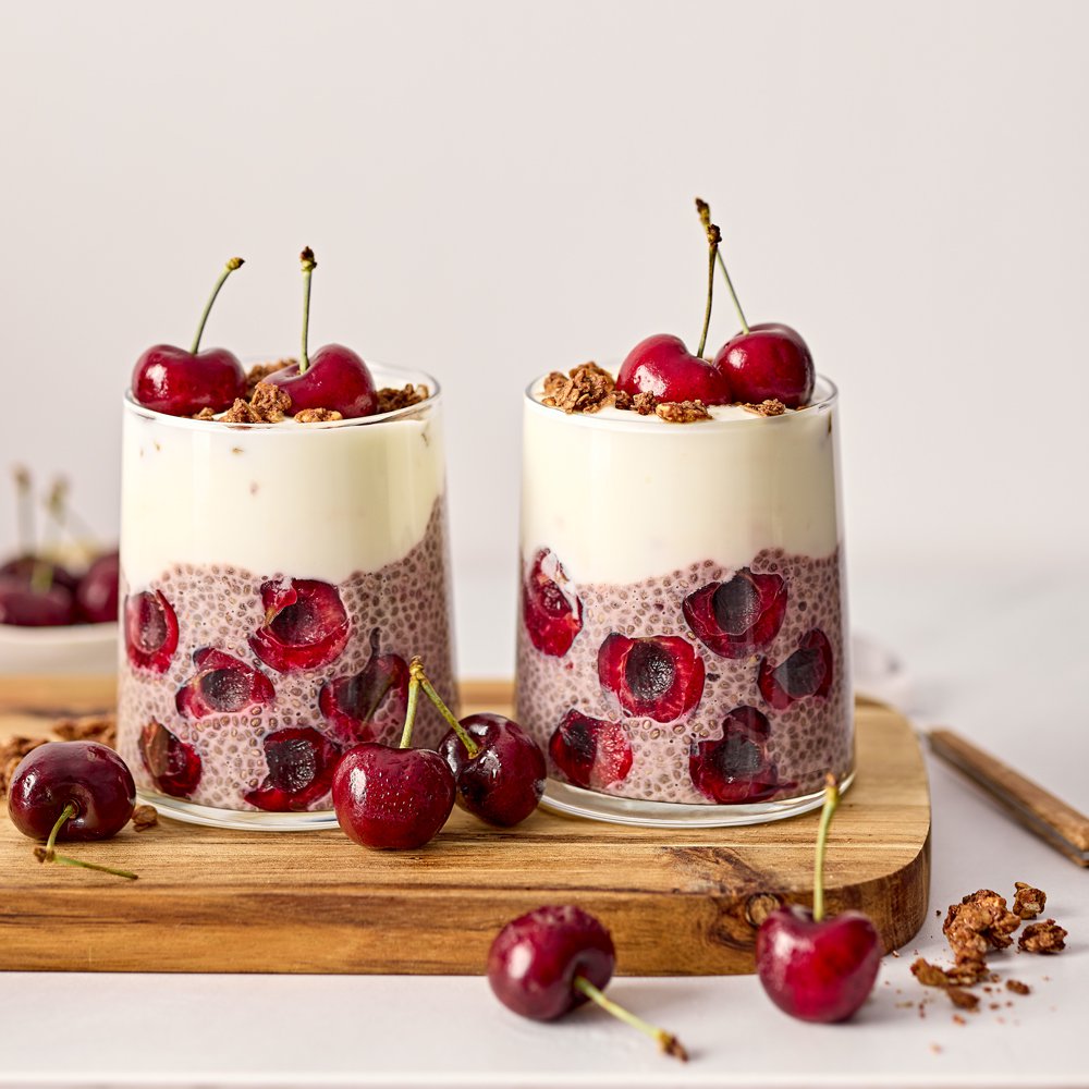 Cherry-chia yoghurt pots