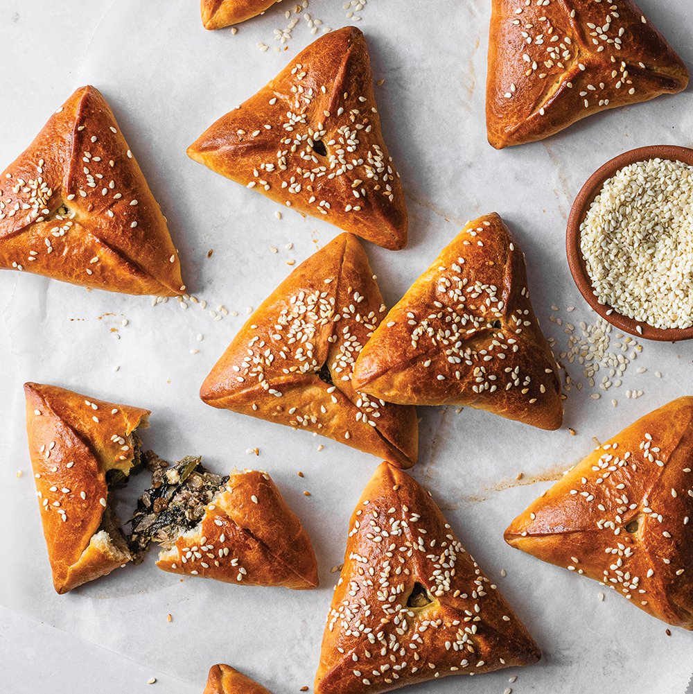 Cottage cheese and spinach fatayer