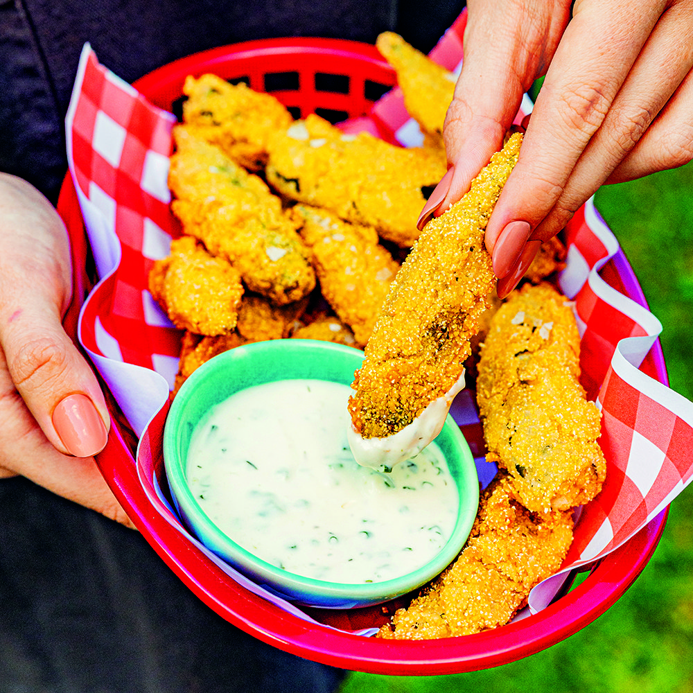 فطائر بامية مقلية ومقرمشة مع توابل كاجون