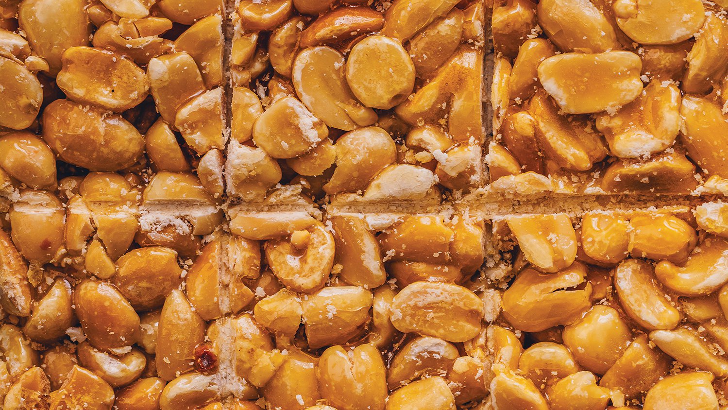 Home-made peanut or almond brittle