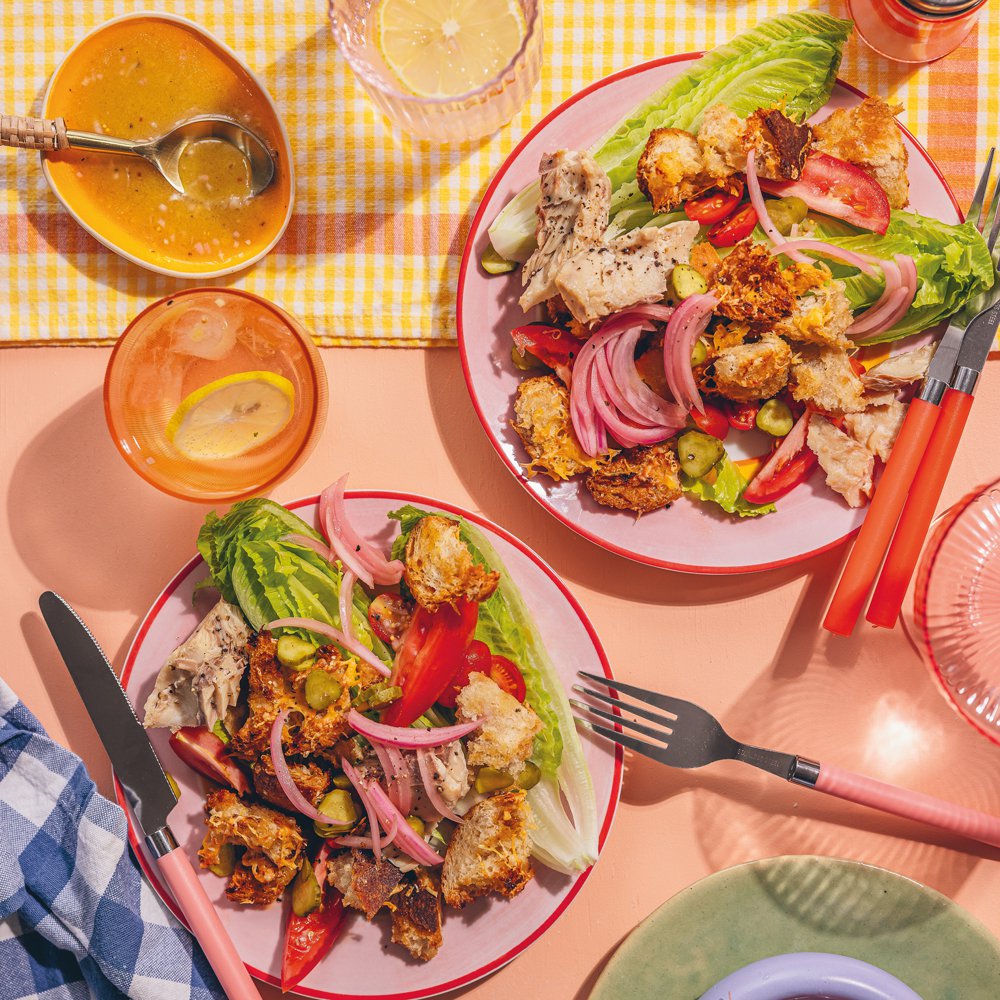 Isle of Wight tomato ploughman’s salad with smoked mackerel