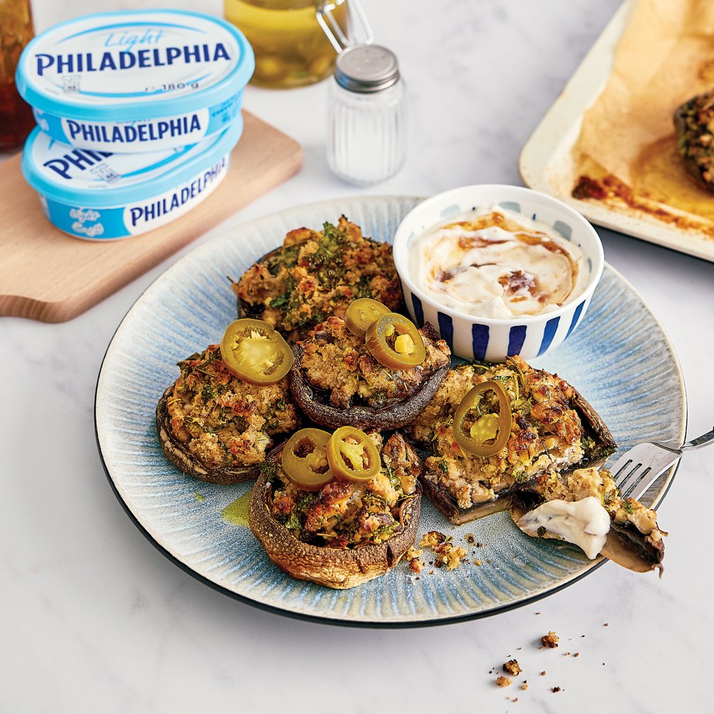 Jalapeño-stuffed mushrooms with chutney sauce