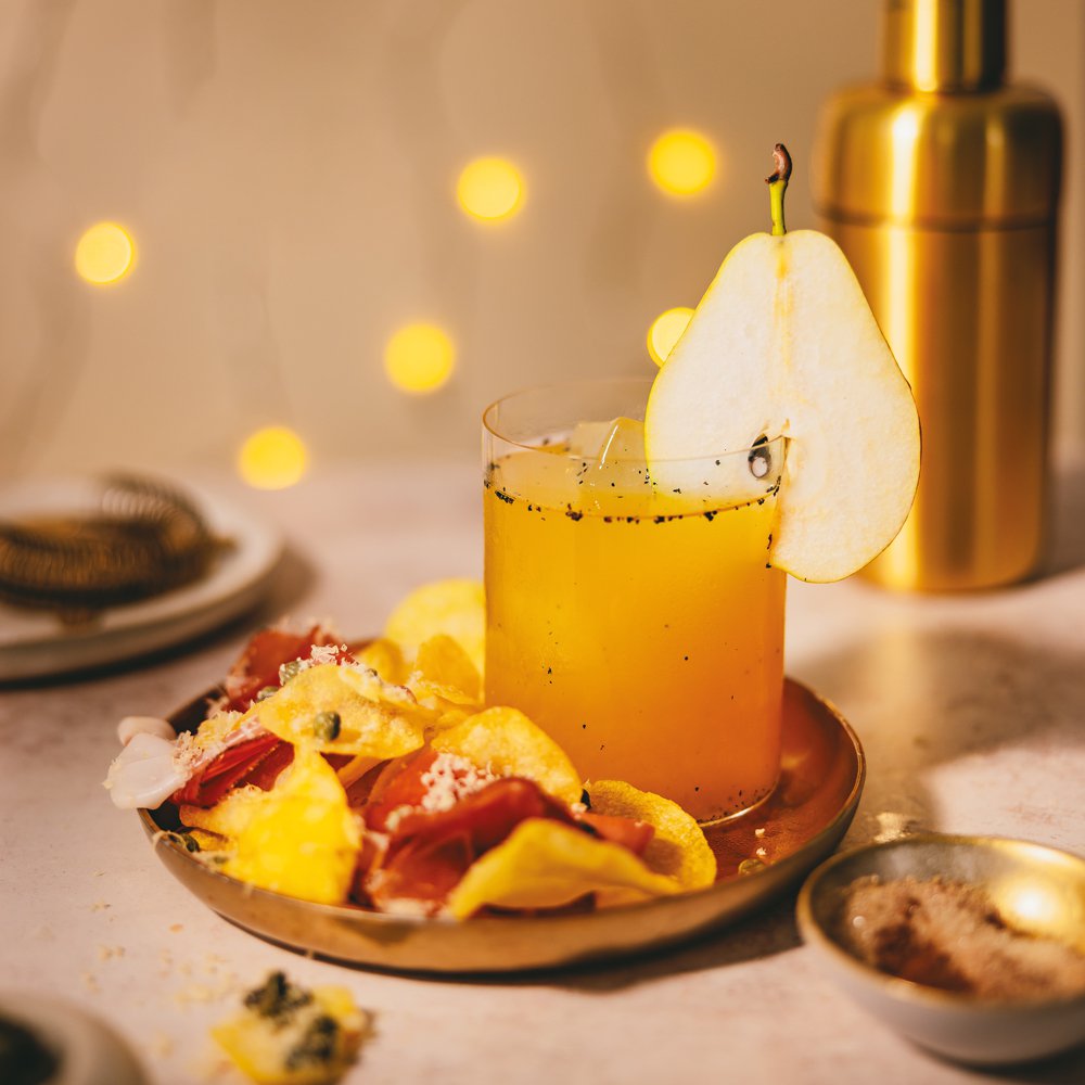 Manchego and beef prosciutto crisps with vanilla, pear and smoked cinnamon stir