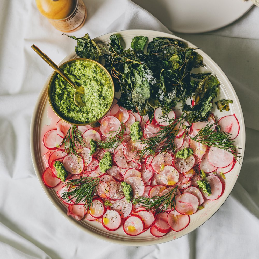 Radish carpaccio, pesto and crisps