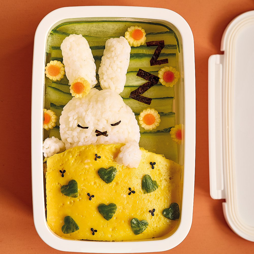 Sleepy bunny bento box
